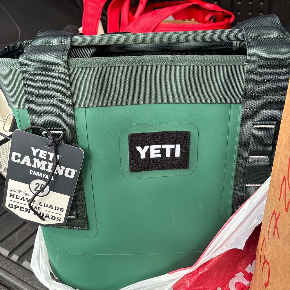 NWT Yeti Camino 20 Black Forest Green